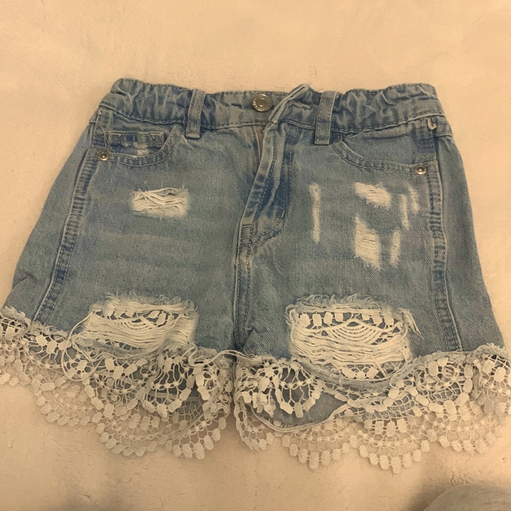 Urban girls laced shorts